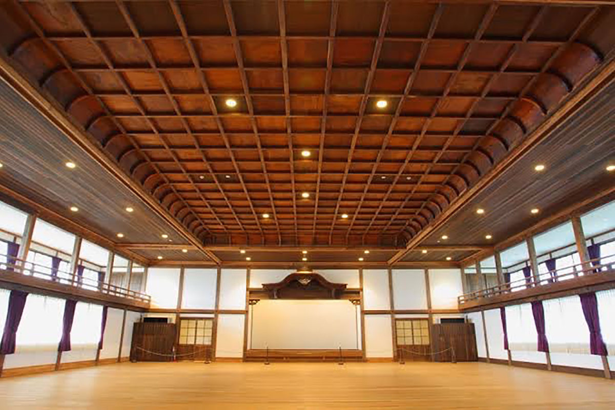 一乗閣（旧和歌山県議会議事堂）